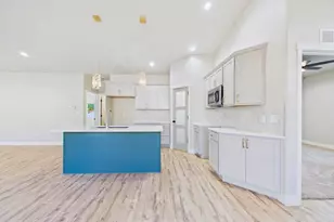175 S Wiggins Dr, Pueblo West, CO 81007 - Photo 17
