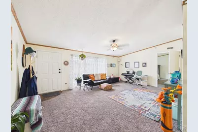 1047 S Saddlerock Dr, Pueblo West, CO 81007 - Photo 9