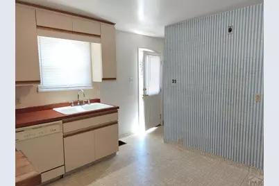 2203 County Farm Rd, Pueblo, CO 81006 - Photo 7
