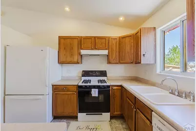 1148 E Dove Creek Dr, Pueblo West, CO 81007 - Photo 9