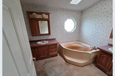 1864 Newton Rd, Pueblo, CO 81005 - Photo 5