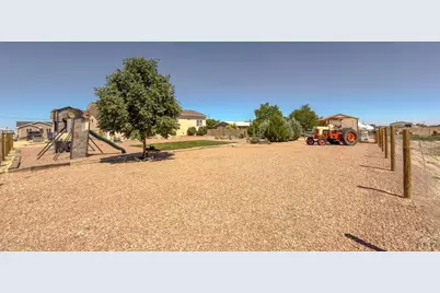 594 E Paradise Dr, Pueblo West, CO 81007 - Photo 31