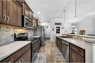 1005 E Kirkwood Dr, Pueblo, CO 81007 - Photo 7