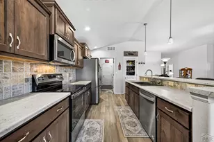 1005 E Kirkwood Dr, Pueblo, CO 81007 - Photo 7