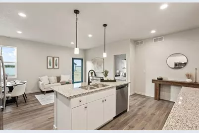 559 E Bayview Dr, Pueblo West, CO 81007 - Photo 11