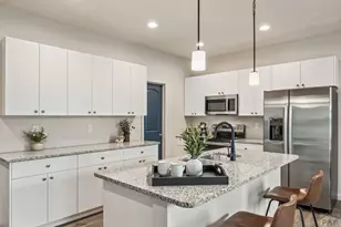 559 E Bayview Dr, Pueblo West, CO 81007 - Photo 9