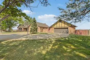 1194 39th Ln, Pueblo, CO 81006 - Photo 5