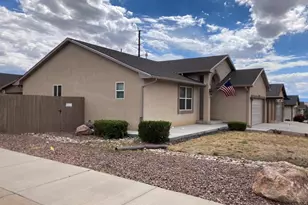 2212 Crestwood Ln, Pueblo, CO 81008 - Photo 3