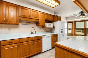 8 Windbridge Ln, Pueblo, CO 81001 - Photo 7