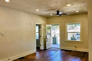 910 E 11th St, Pueblo, CO 81001 - Photo 3