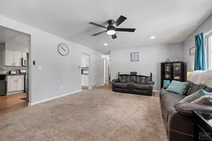 40 Normandy Cir, Pueblo, CO 81001 - Photo 3