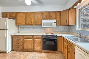 52 Villa Dr, Pueblo, CO 81001 - Photo 9