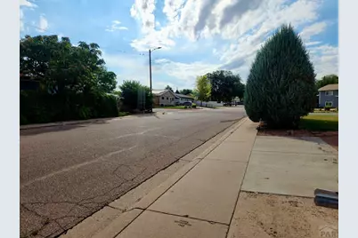 2950 Lancaster Dr, Pueblo, CO 81005 - Photo 33