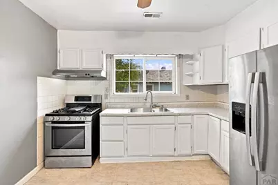 2424 Poplar St, Pueblo, CO 81004 - Photo 13