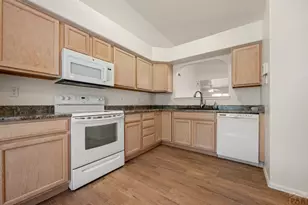 837 Ardath Ln, Pueblo, CO 81005 - Photo 7