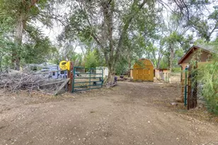 708 W 10th St, Walsenburg, CO 81089 - Photo 39