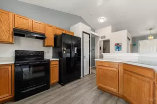 565 S Hook Dr, Pueblo West, CO 81007 - Photo 15