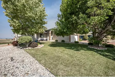 565 S Hook Dr, Pueblo West, CO 81007 - Photo 5