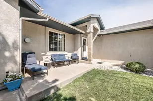 565 S Hook Dr, Pueblo West, CO 81007 - Photo 7
