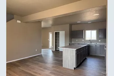 2410 Yankee Ct, Pueblo, CO 81008 - Photo 7