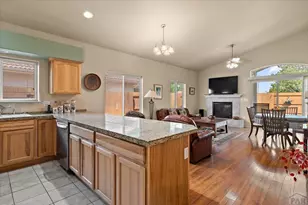 1040 Willowcrest Dr, Pueblo, CO 81005 - Photo 11