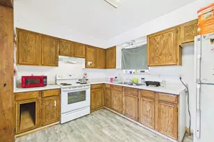 2121 W 11th St, Pueblo, CO 81003 - Photo 9