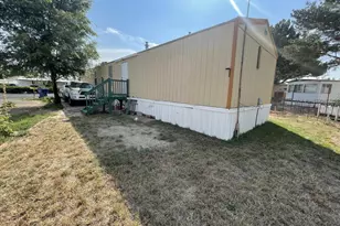 2221 S Prairie Ave, Pueblo, CO 81005 - Photo 15