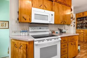 32 Loyola Ln, Pueblo, CO 81005 - Photo 11