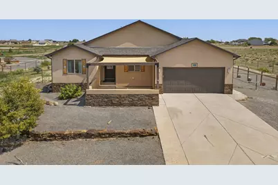 1073 W Mescalero Dr, Pueblo, CO 81007 - Photo 1