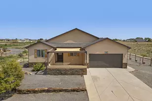 1073 W Mescalero Dr, Pueblo, CO 81007 - Photo 1