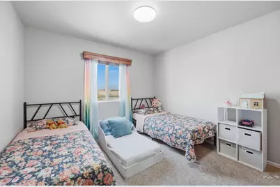 1073 W Mescalero Dr, Pueblo, CO 81007 - Photo 17