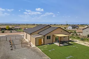 1073 W Mescalero Dr, Pueblo, CO 81007 - Photo 31