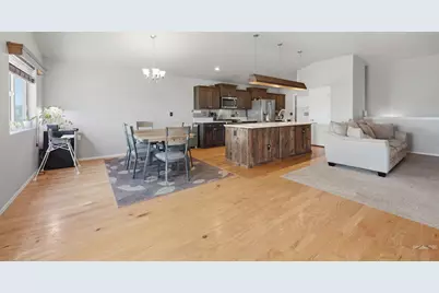 1073 W Mescalero Dr, Pueblo, CO 81007 - Photo 13