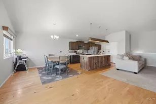 1073 W Mescalero Dr, Pueblo, CO 81007 - Photo 13