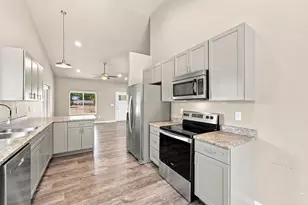 618 Orange St, Pueblo, CO 81005 - Photo 7