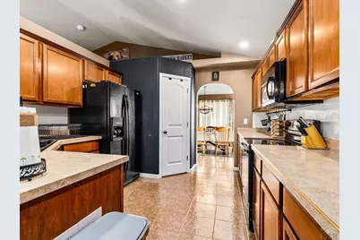 1140 W Shenandoah Dr, Pueblo West, CO 81007 - Photo 9