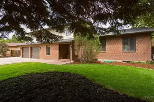 156 Encino Dr, Pueblo, CO 81005 - Photo 1