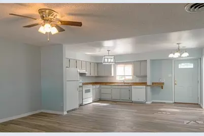 556 Pear St, Pueblo, CO 81005 - Photo 7