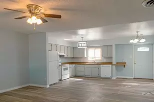 556 Pear St, Pueblo, CO 81005 - Photo 7