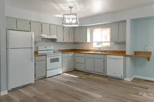 556 Pear St, Pueblo, CO 81005 - Photo 9