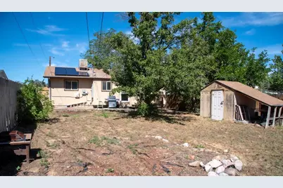 556 Pear St, Pueblo, CO 81005 - Photo 3