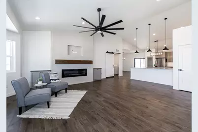 307 N Lyons Dr, Pueblo, CO 81007 - Photo 3