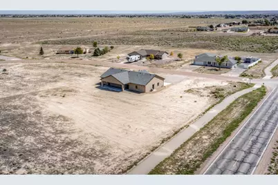 307 N Lyons Dr, Pueblo, CO 81007 - Photo 39