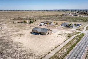 307 N Lyons Dr, Pueblo, CO 81007 - Photo 39