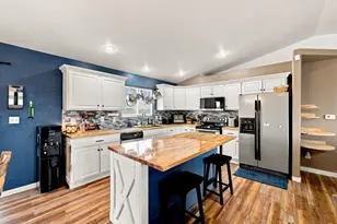 489 N Escondido Dr, Pueblo West, CO 81007 - Photo 9