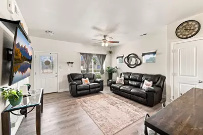 2101 O'Neal Cir, Pueblo, CO 81004 - Photo 3