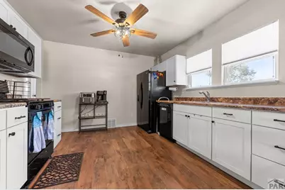 1302 E 10th St, Pueblo, CO 81001 - Photo 7