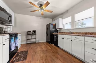 1302 E 10th St, Pueblo, CO 81001 - Photo 7