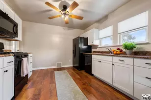 1302 E 10th St, Pueblo, CO 81001 - Photo 7