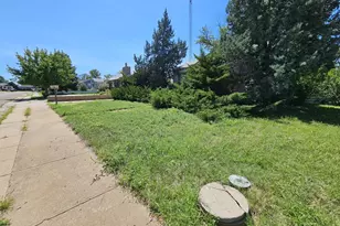28 Mayhew Dr, Lamar, CO 81052 - Photo 3